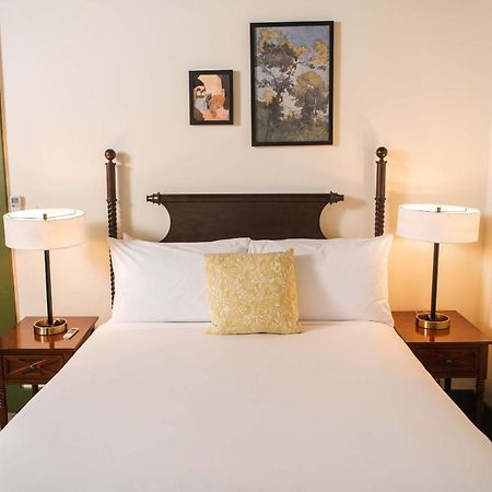 The Whitlock Hotel Lenox Ngoại thất bức ảnh