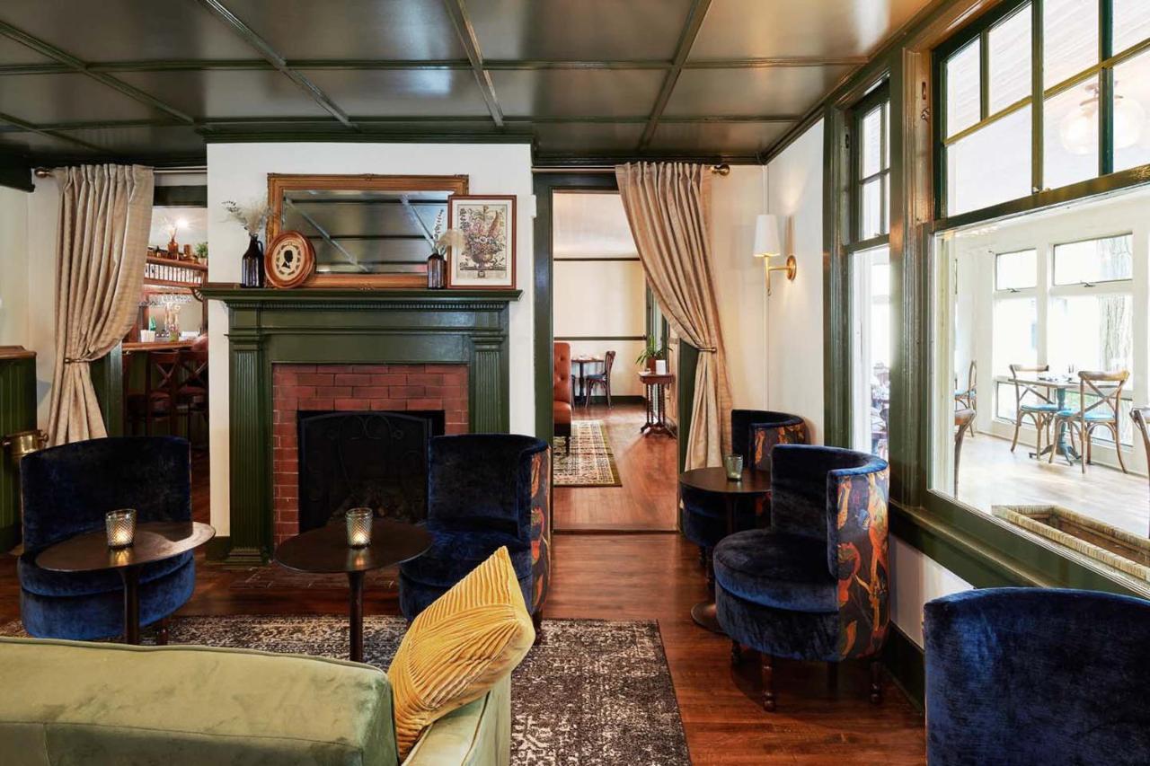 The Whitlock Hotel Lenox Ngoại thất bức ảnh