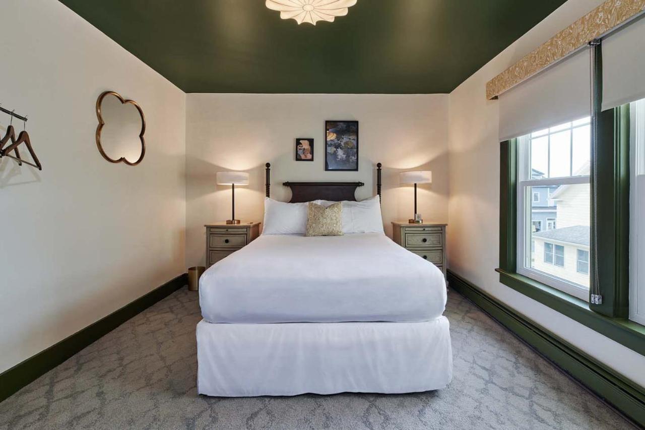 The Whitlock Hotel Lenox Ngoại thất bức ảnh
