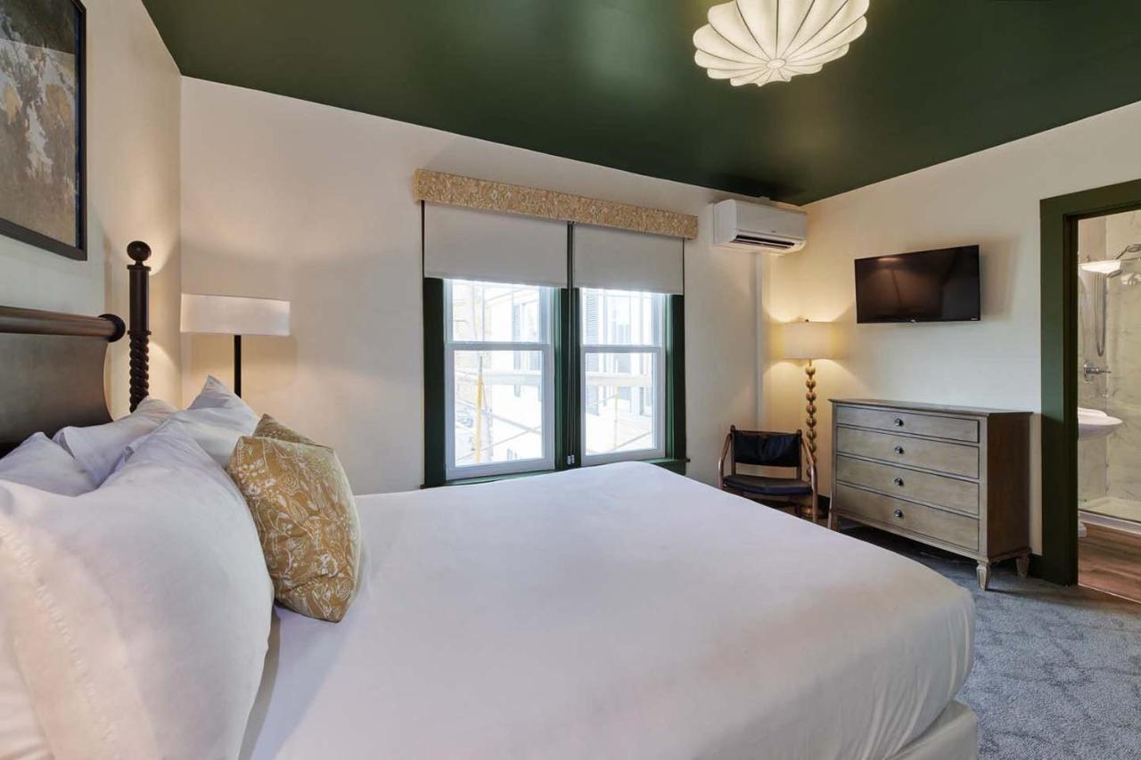 The Whitlock Hotel Lenox Ngoại thất bức ảnh