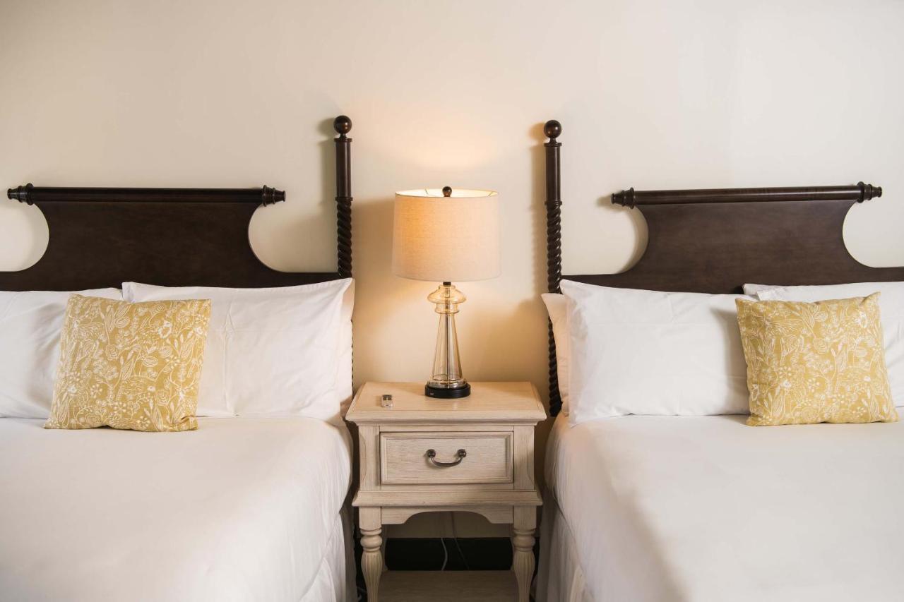 The Whitlock Hotel Lenox Ngoại thất bức ảnh