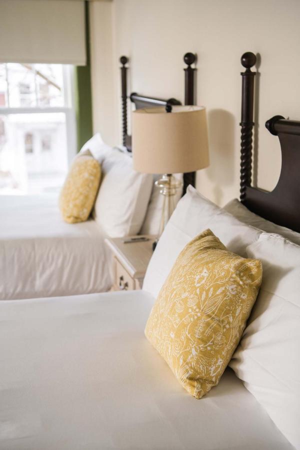 The Whitlock Hotel Lenox Ngoại thất bức ảnh