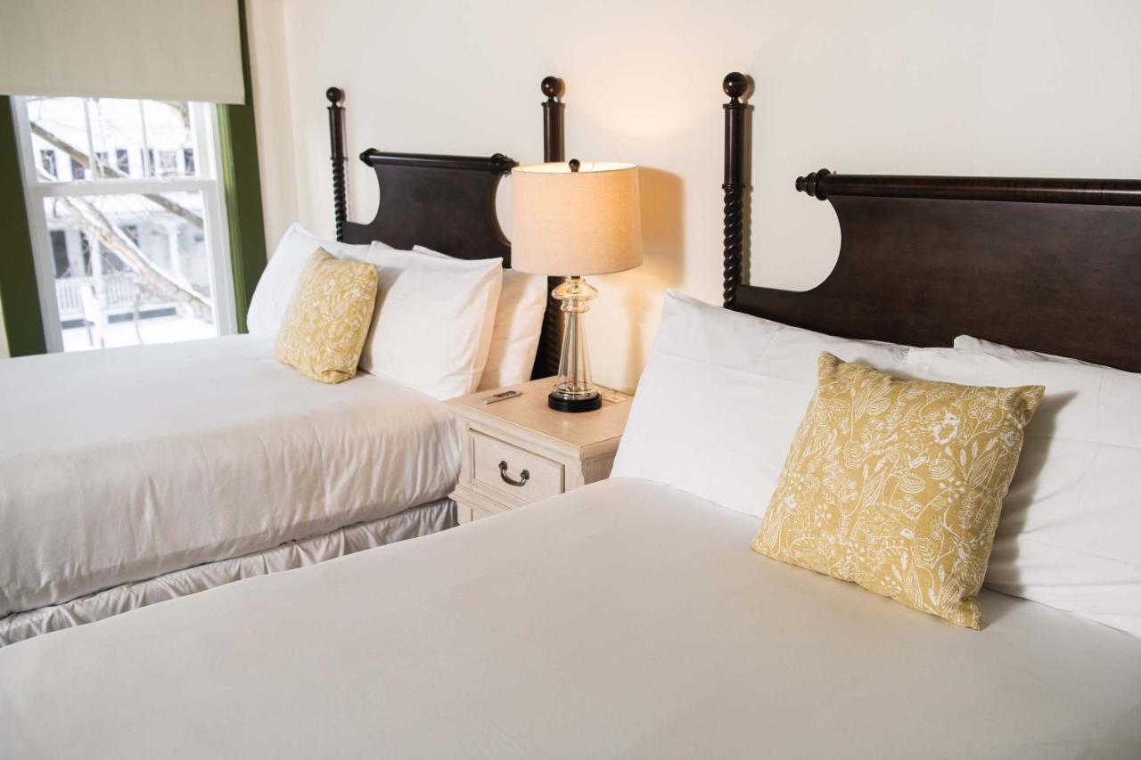 The Whitlock Hotel Lenox Ngoại thất bức ảnh